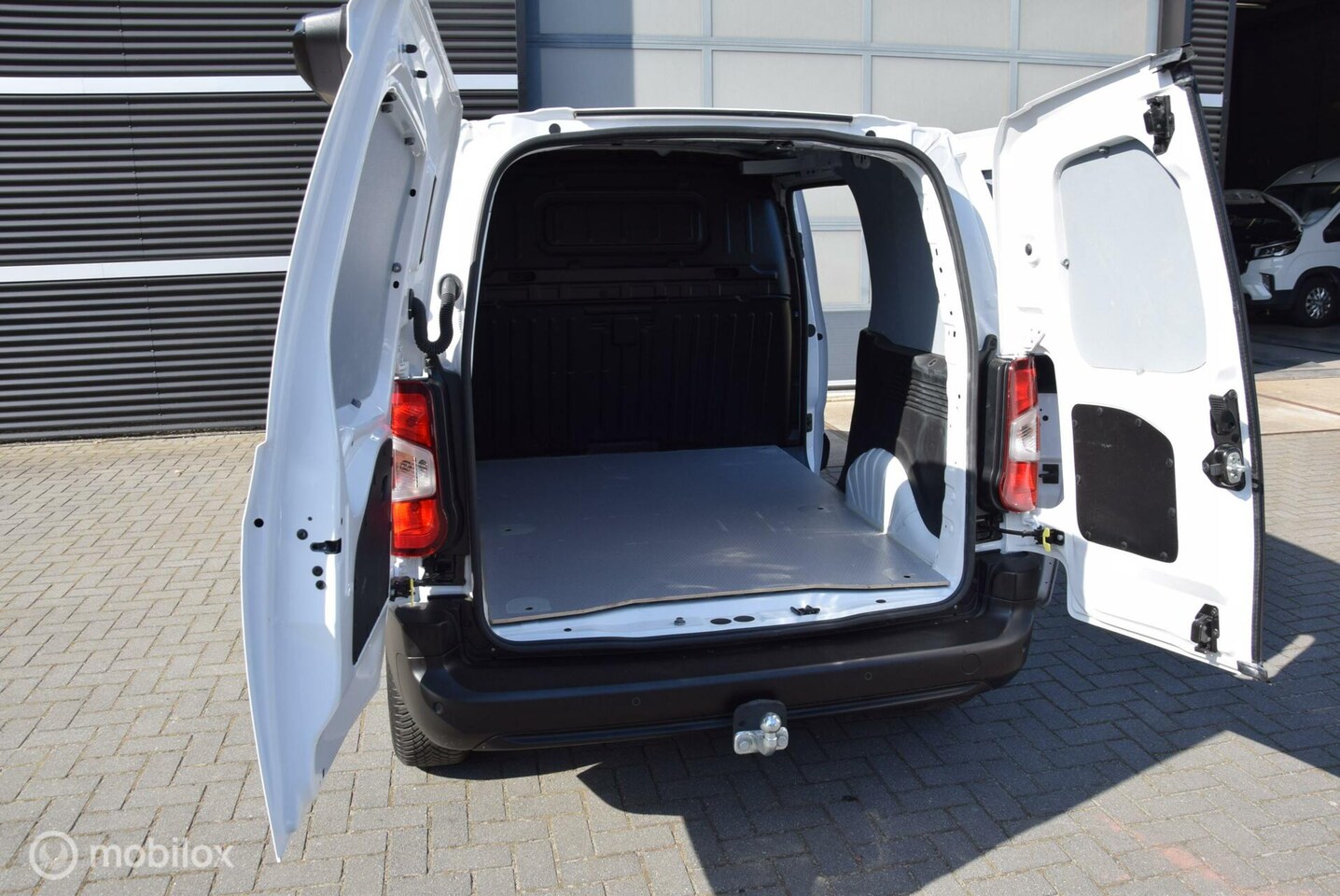 Peugeot Partner - bestel 1.5 BlueHDI Premium