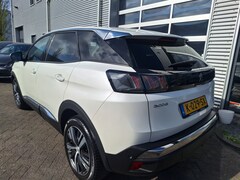 Peugeot 3008 - 1.2 PureTech Allure/Led/18 Inch/Nieuwe Type/Half leer/Wit Metalic/Enz