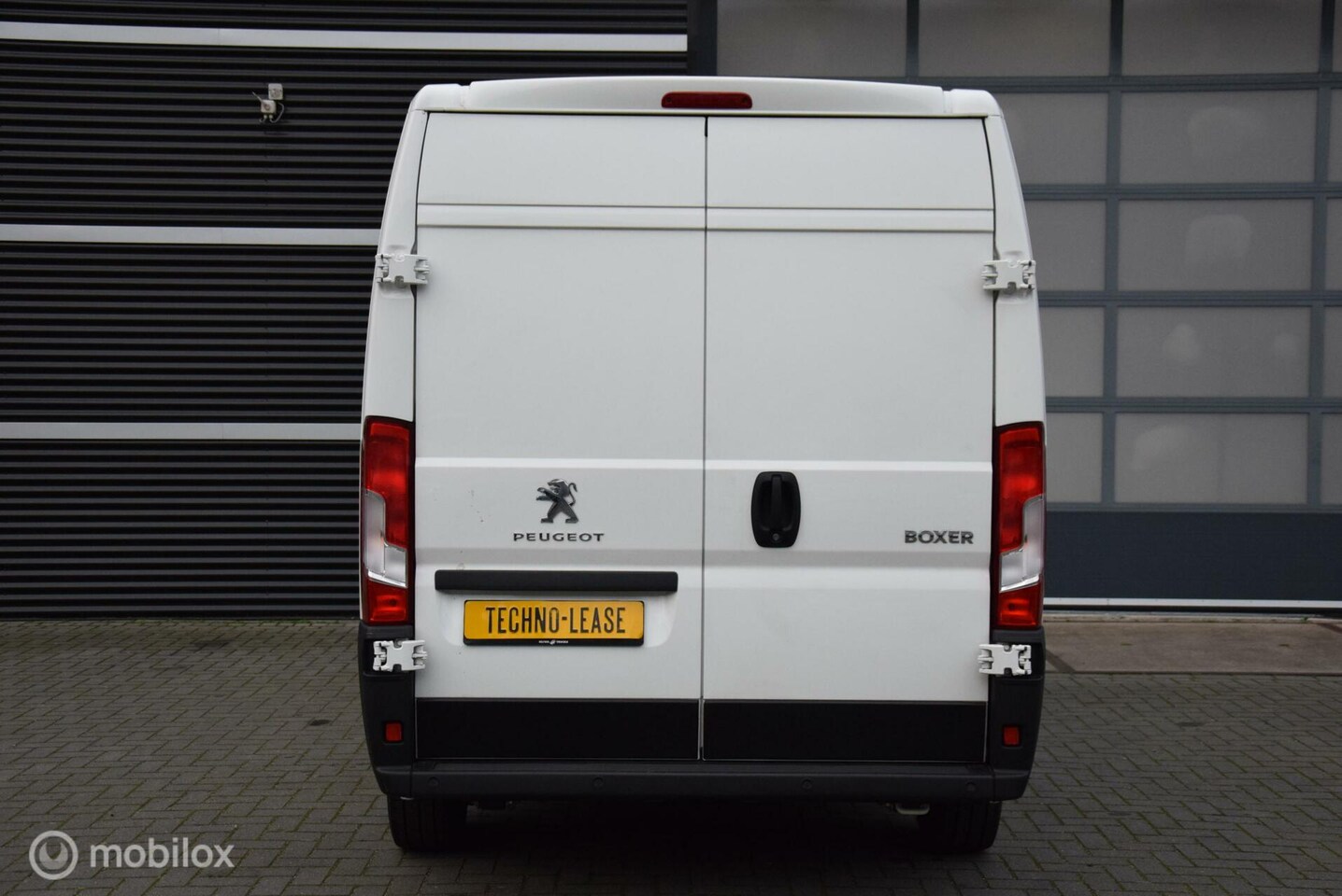 Peugeot Boxer - Bestel 333 2.2 BlueHDi 140 L2H2 Premium Koel+Vriezer