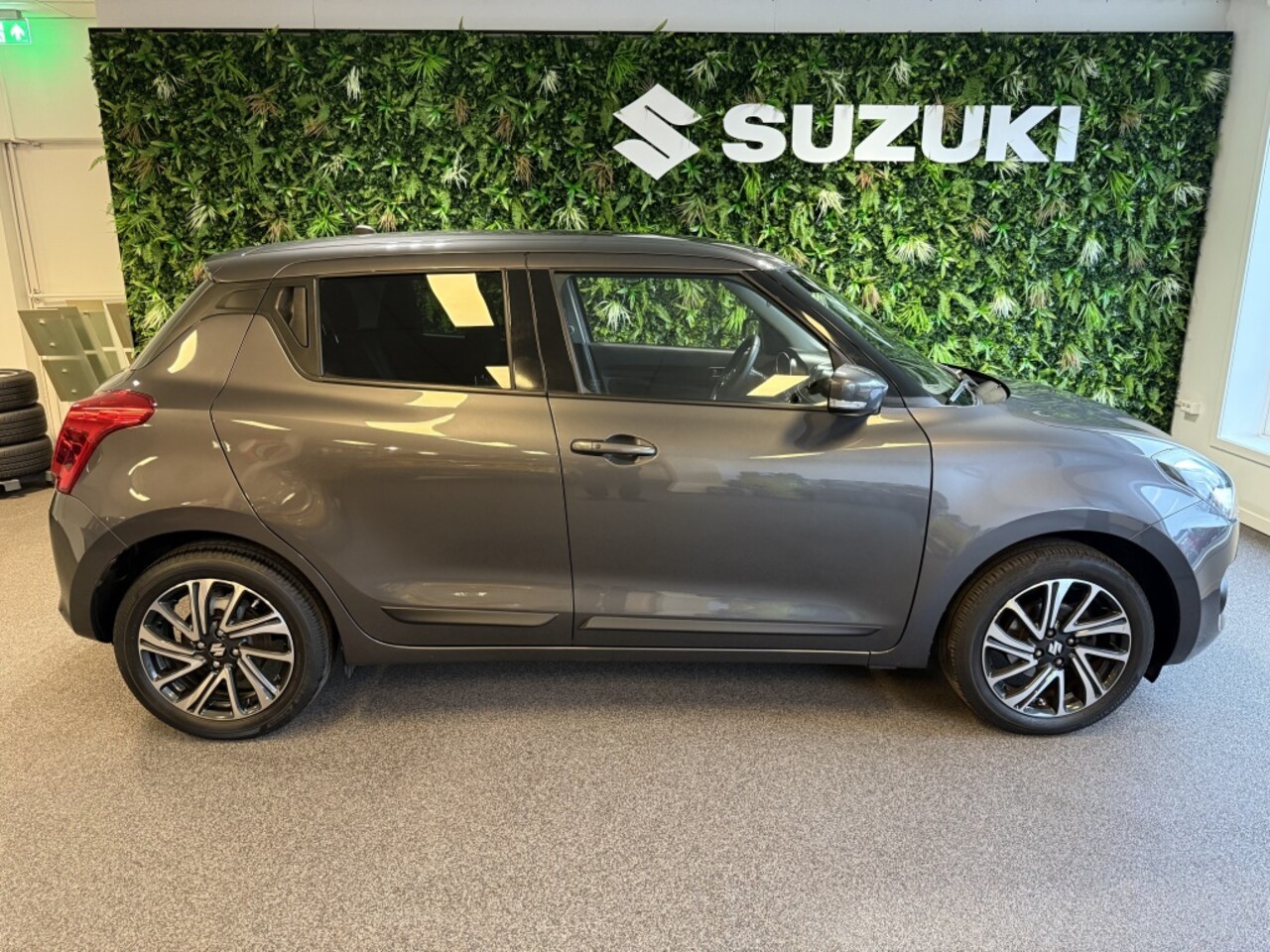 Suzuki Swift - 1.2 Style Smart Hybrid Fabr.g 1.2 Style Smart Hybr - AutoWereld.nl
