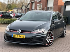 Volkswagen Golf - 2.0 TSI GTI