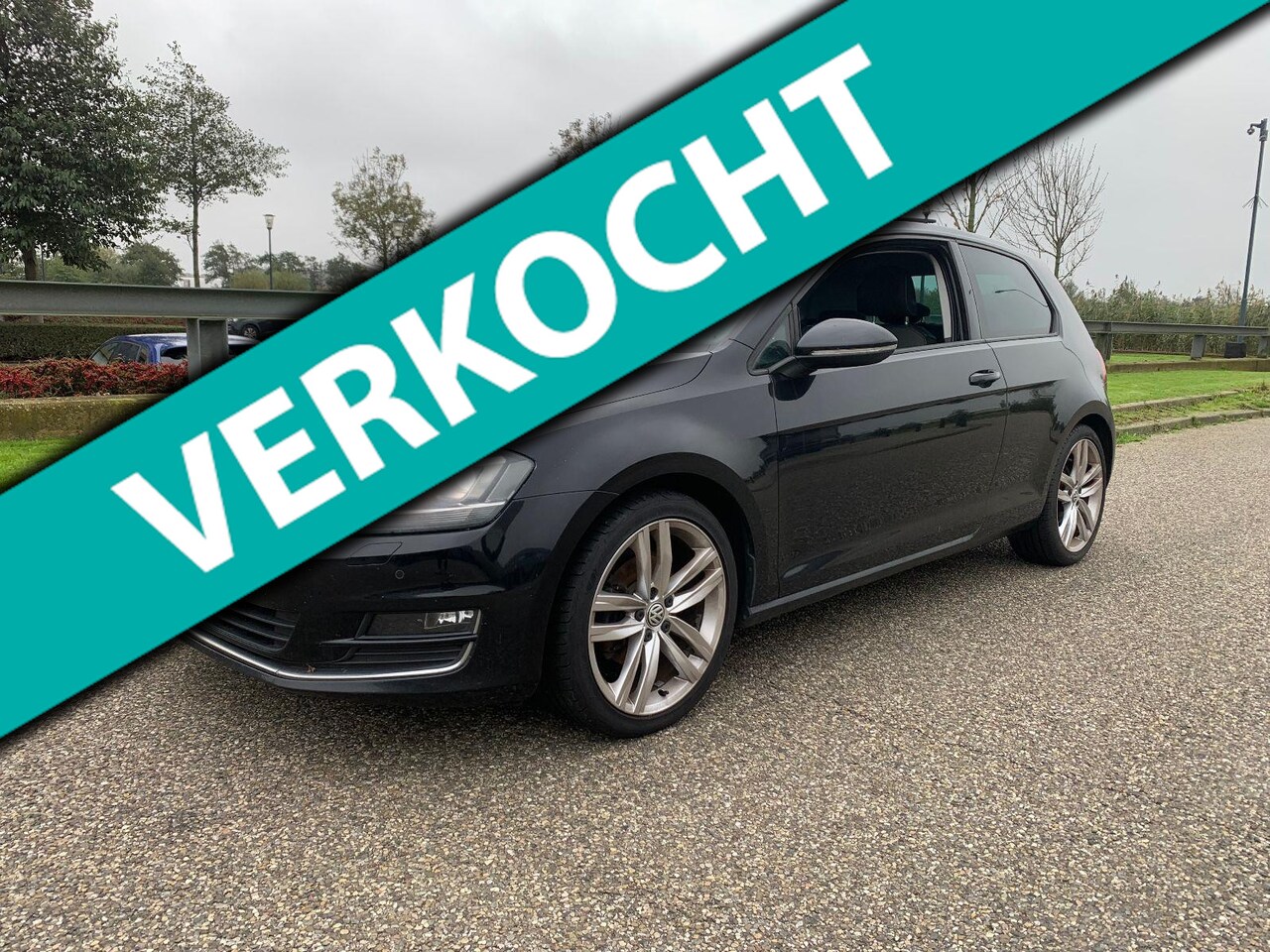Volkswagen Golf - 1.4 TSI Highline * APK * NAP * PANORAMADAK * - AutoWereld.nl