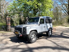 Land Rover Defender - 2.5 Td5 90" Xtech Hard Top | Youngtimer | Airco