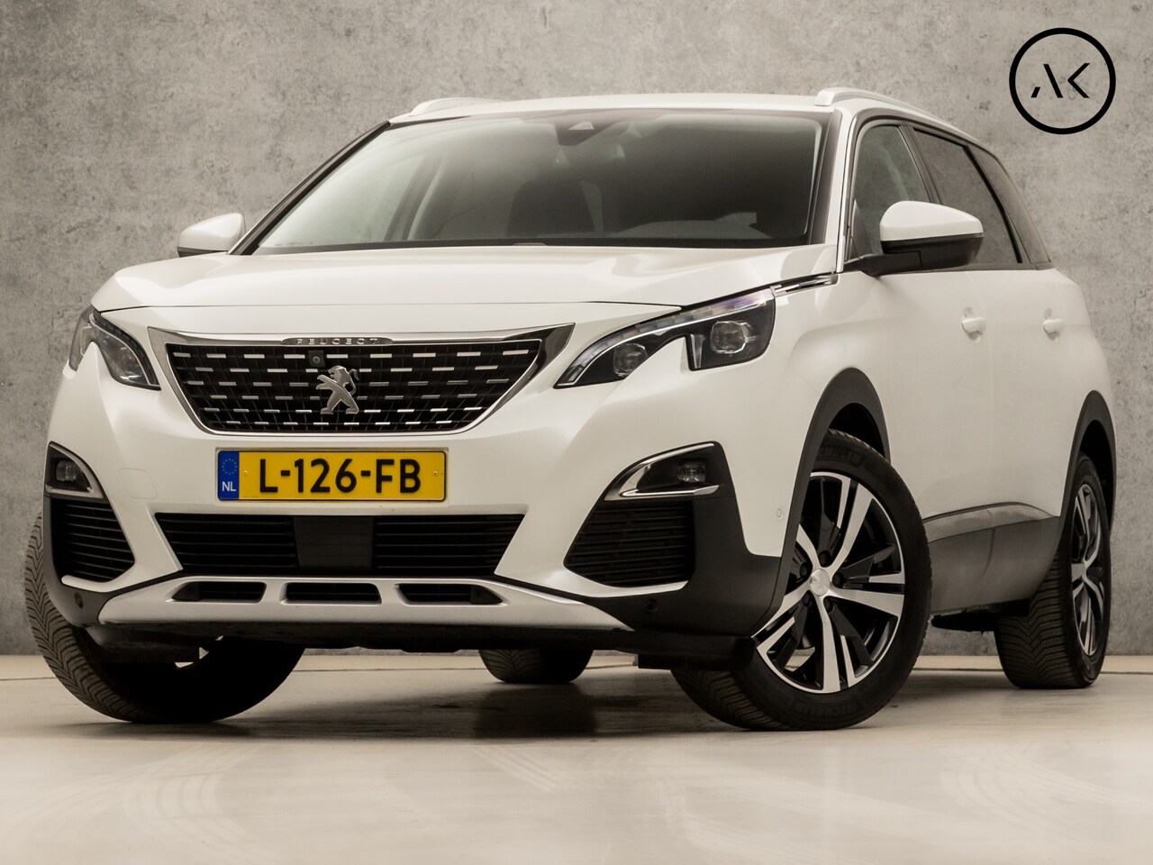 Peugeot 5008 - 1.2 PureTech Sport 7 Persoons Automaat (APPLE CARPLAY, STOELVERWARMING, LEDER, GROOT NAVI, - AutoWereld.nl