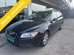 Volvo V70 - 2.0T Summum navi leer panodak airco/ecc