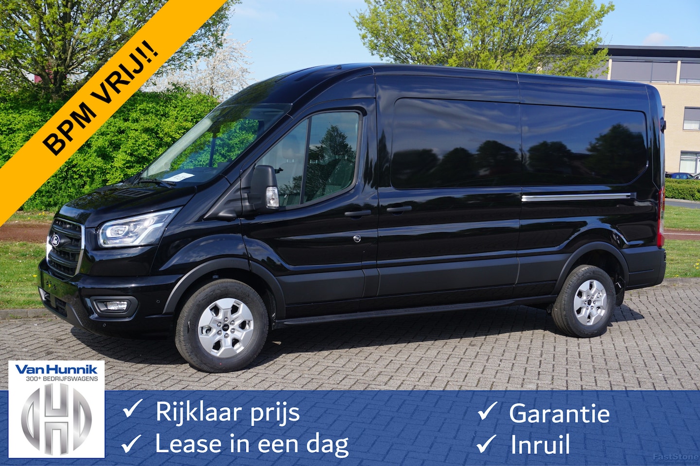 Ford Transit - 350L L3H2 Limited AUT-8 165PK BPM VRIJ Navi, Adap. Cruise, 360° Cam, Trekhaak, 2x Schuifde - AutoWereld.nl