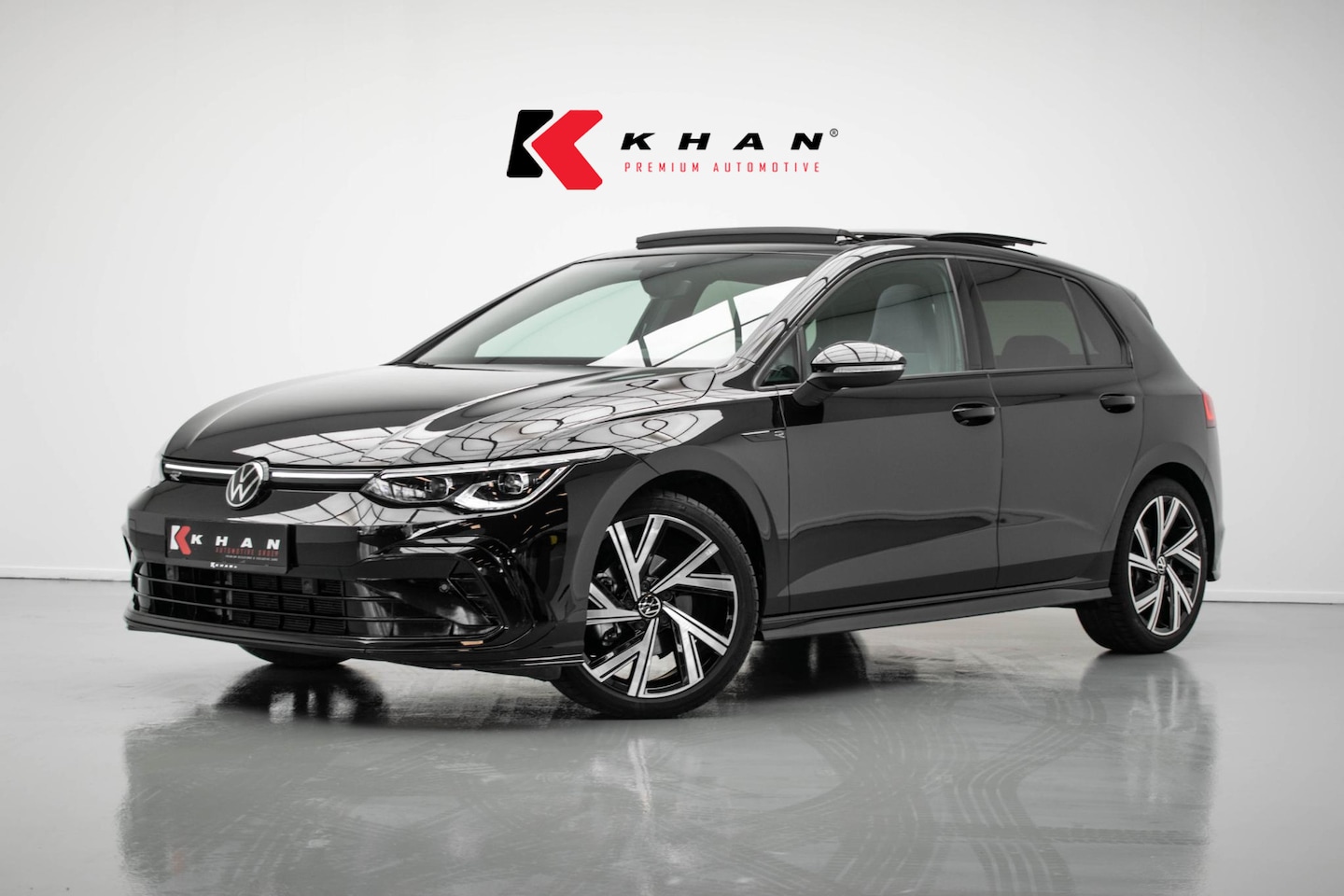 Volkswagen Golf - 1.5 eTSI R-Line Edition |Pano|3xR-line|Ambient|IQ|Carplay| - AutoWereld.nl