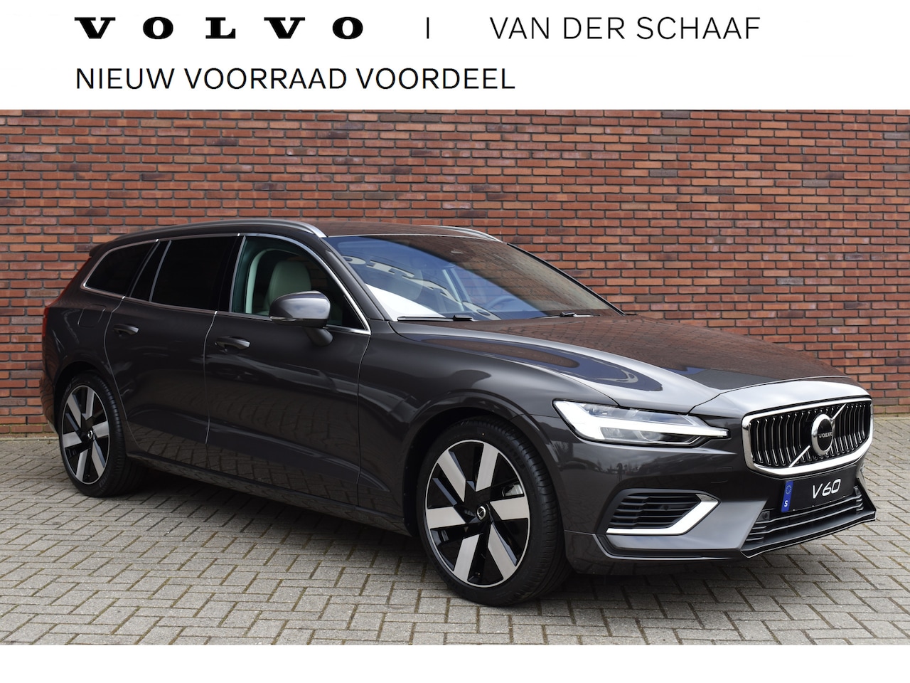Volvo V60 - T6 350PK Plug-in hybrid AWD Essential | Climate Pack | Moritz Leder | Driver Assist Pack | - AutoWereld.nl
