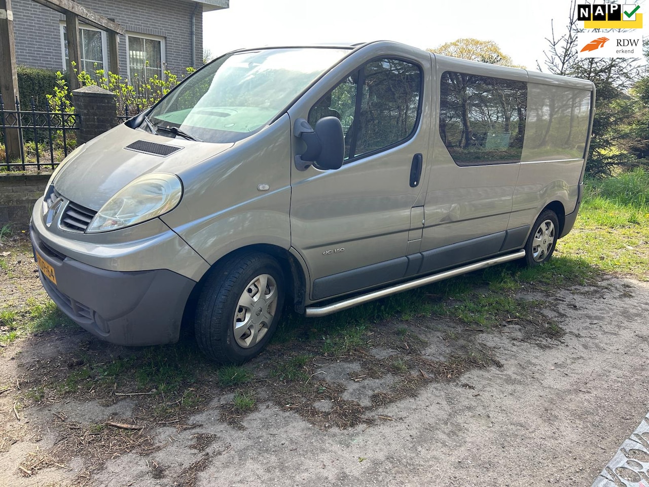Renault Trafic - 2.5 dCi T29 L2H1 DC / lang / automaat / airco / eerste eigenaar - AutoWereld.nl