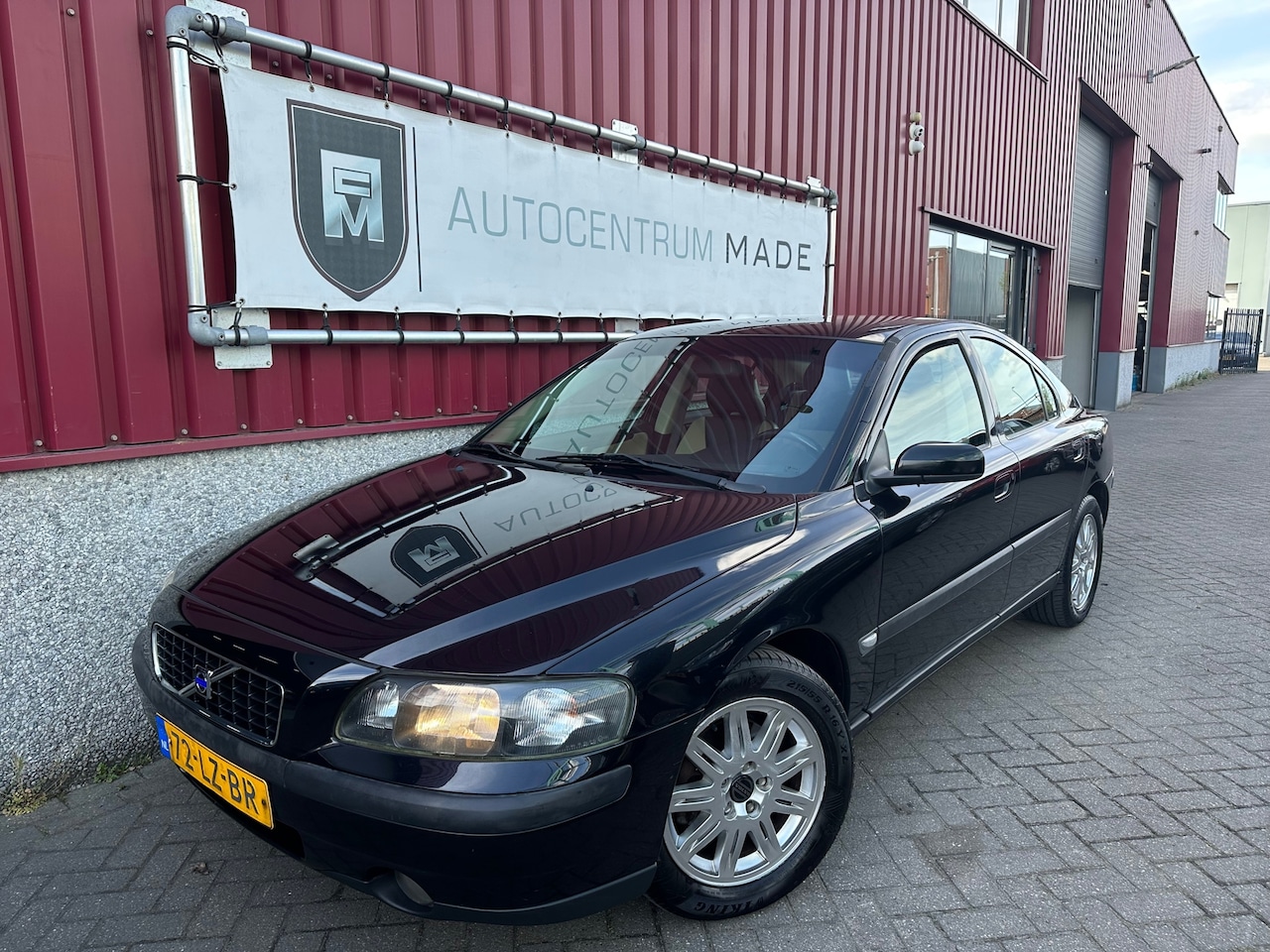 Volvo S60 - 2.4 Edition // Leer // Trk.hk // PDC // Clima - AutoWereld.nl