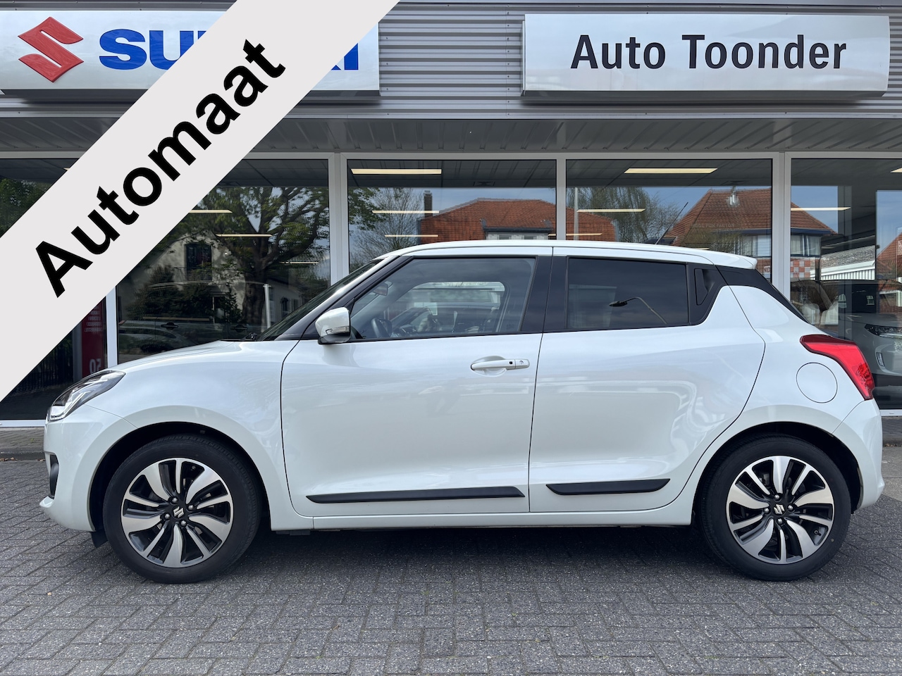 Suzuki Swift - Automaat Stijl 1.2 / Trekhaak - AutoWereld.nl