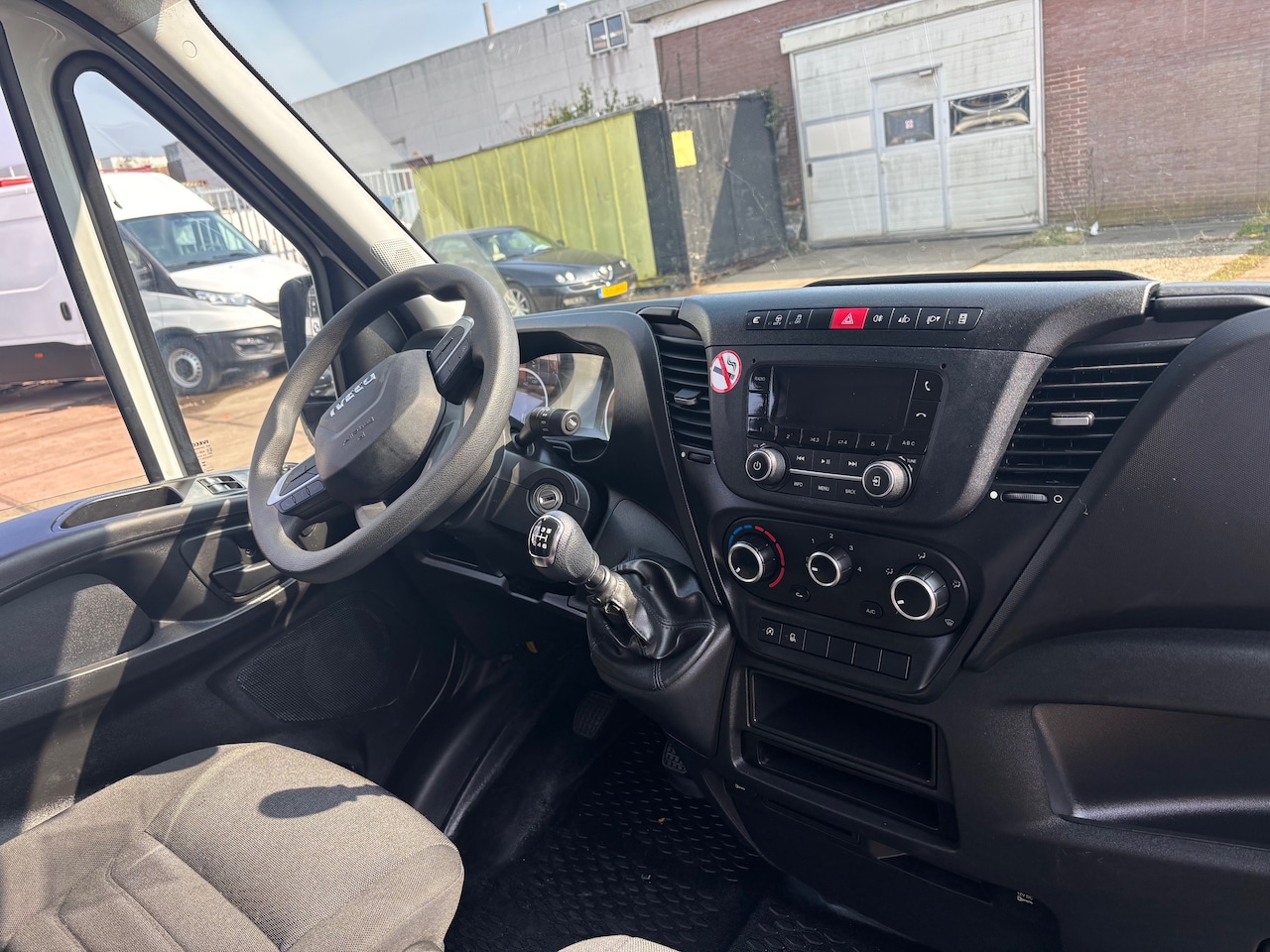 Iveco Daily - 35S16V 2.3 352 H2 NIEUW! L2H2