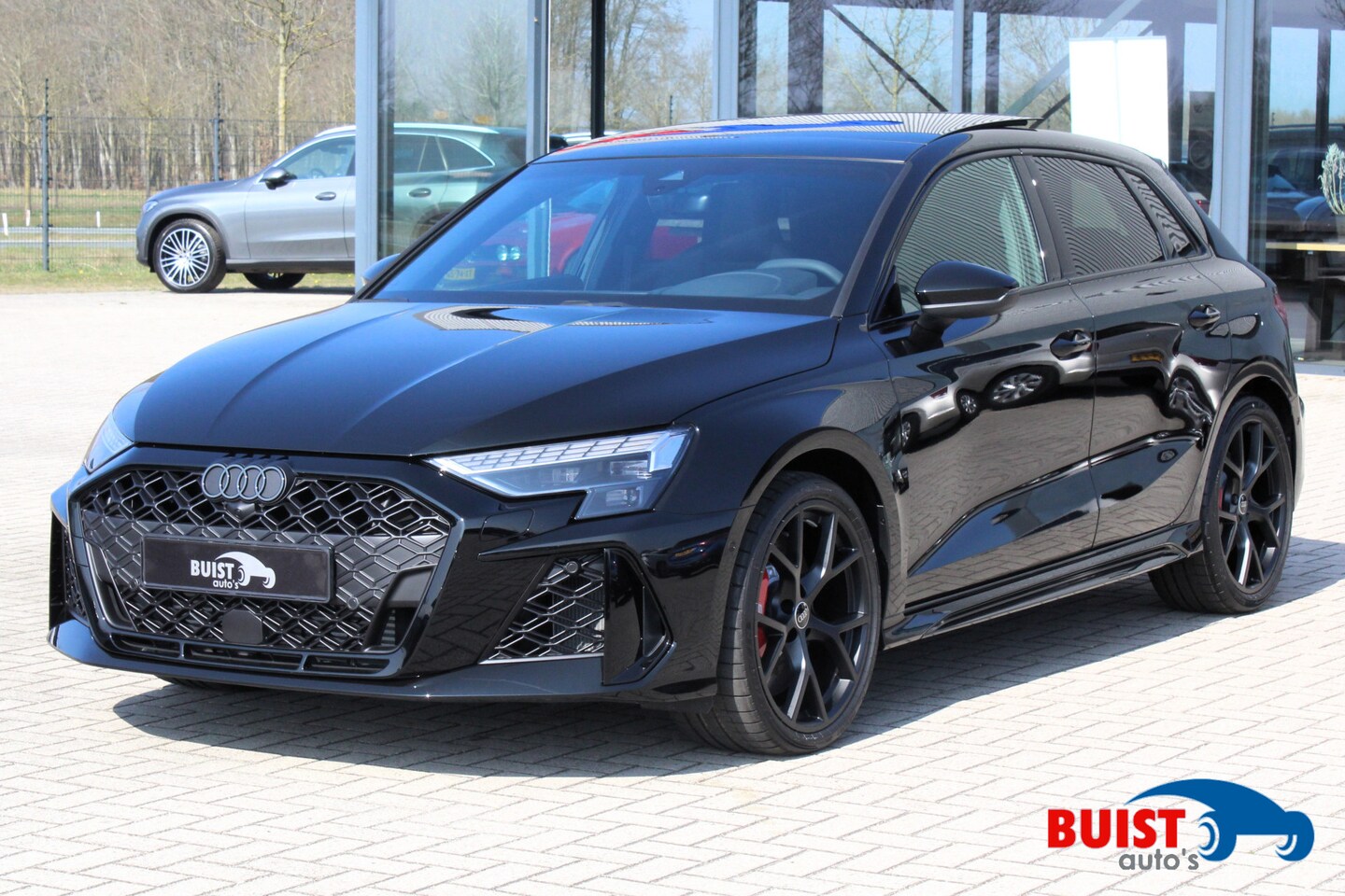 Audi RS3 - Sportback 2.5 TFSI quattro 400pk PANO SPORTUITLAAT SONOS NIEUWE AUTO! - AutoWereld.nl
