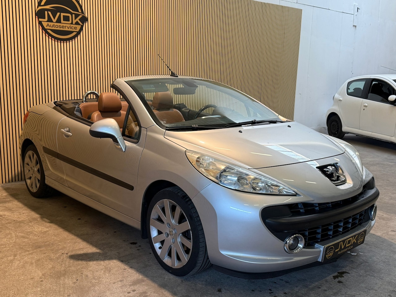 Peugeot 207 CC - 1.6 VTi CABRIO/ AIRCO/ CRUISE/ LEDER/ ELEKTRISCHERAMEN - AutoWereld.nl