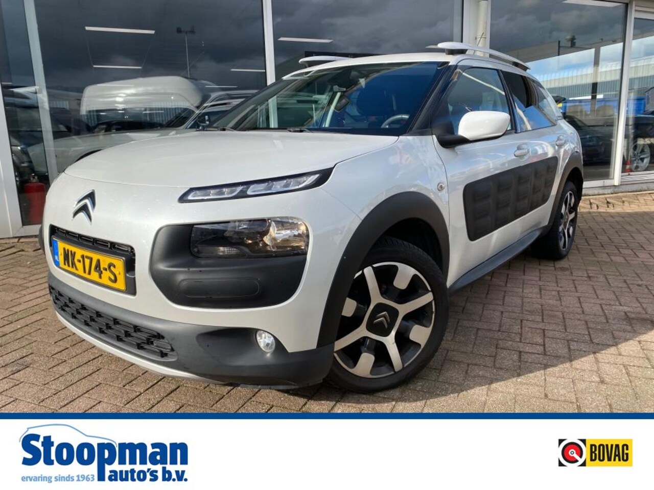 Citroën C4 Cactus - 1.2 Rip Curl Clima Cruise Pano Navi - AutoWereld.nl