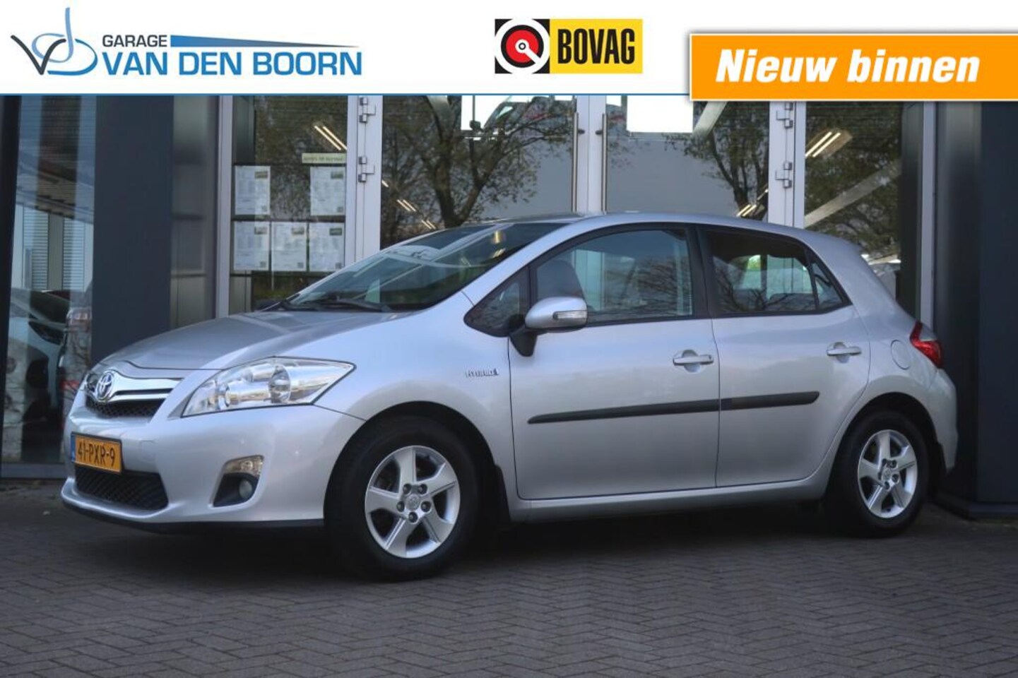 Toyota Auris - 1.8 FULL HYBRID, Clima, All Season Banden, etc. - AutoWereld.nl