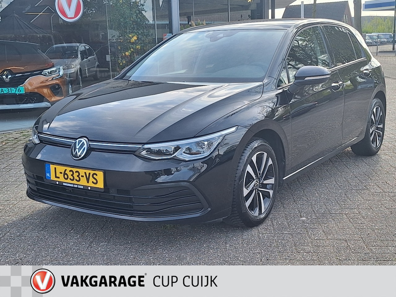 Volkswagen Golf - 1.0 eTSI Life Business Hybride / Automaat / Trekhaak / Camera - AutoWereld.nl