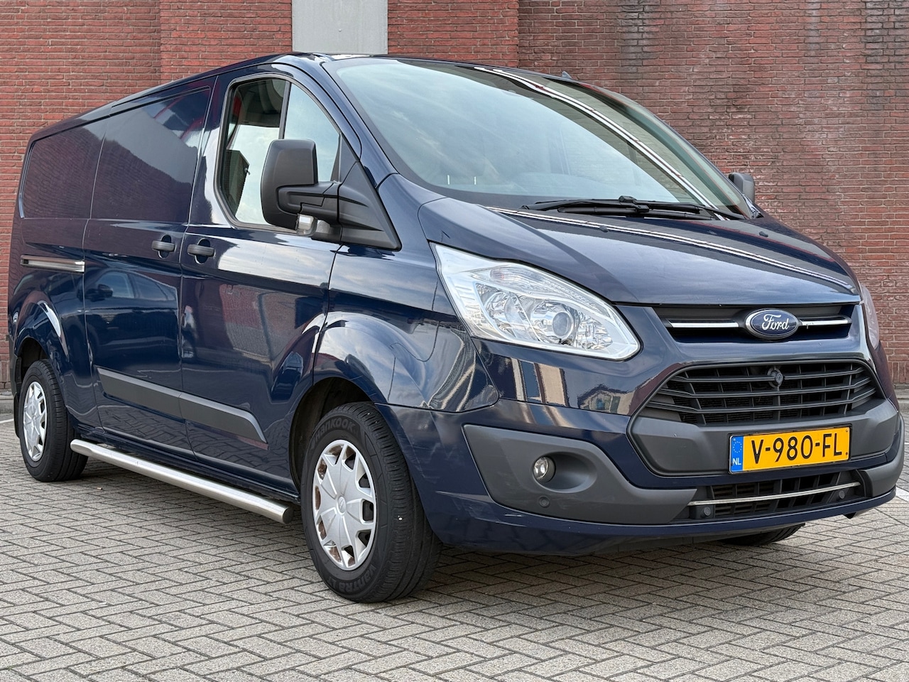 Ford Transit Custom - 310 2.0 TDCI L2H1|AIRCO|EURO6|TREKHAAK|GOED-ONDERHOUDEN - AutoWereld.nl