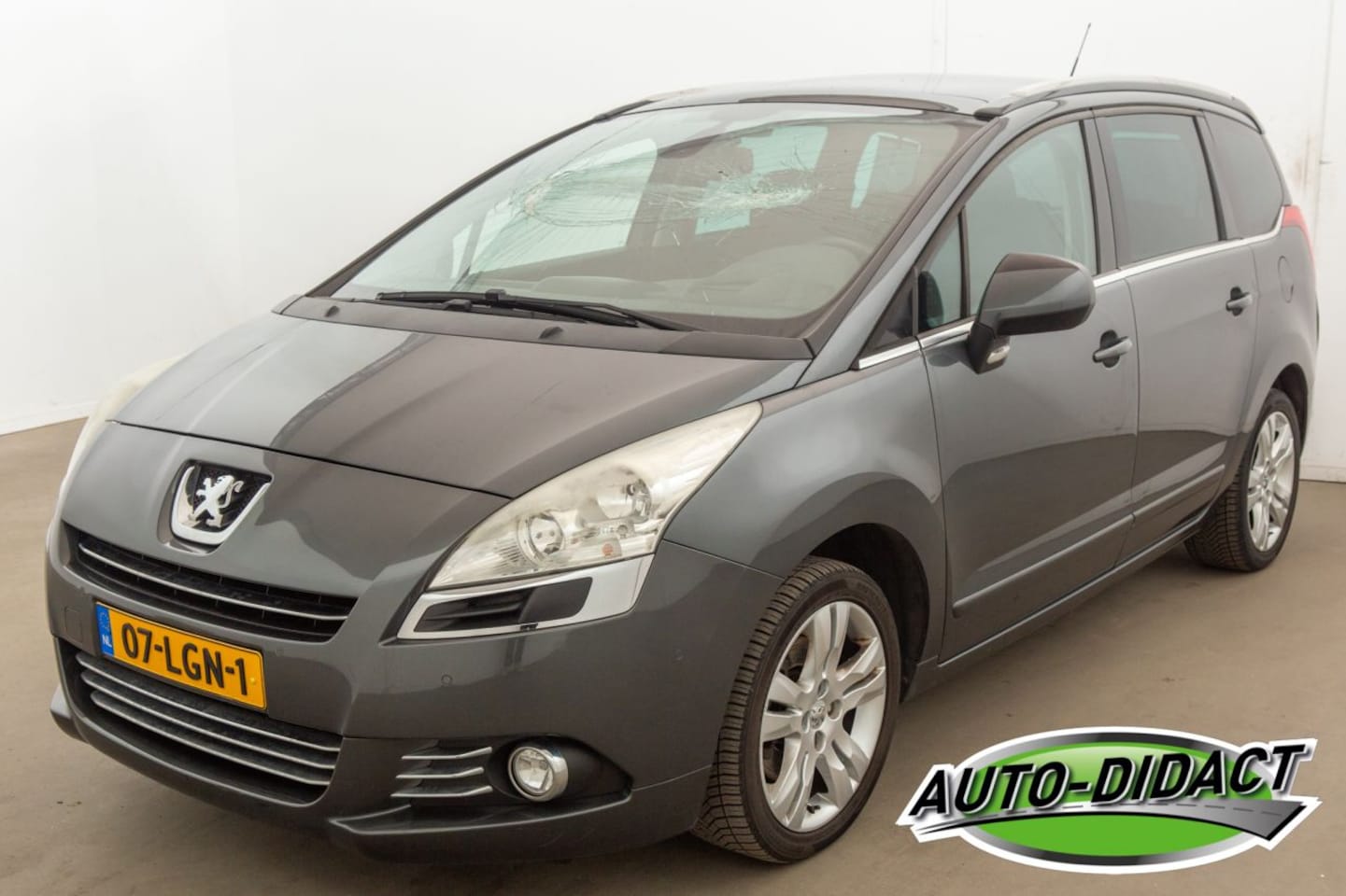 Peugeot 5008 - 1.6 THP 7Pers. Pano Blue Lease Executive - AutoWereld.nl