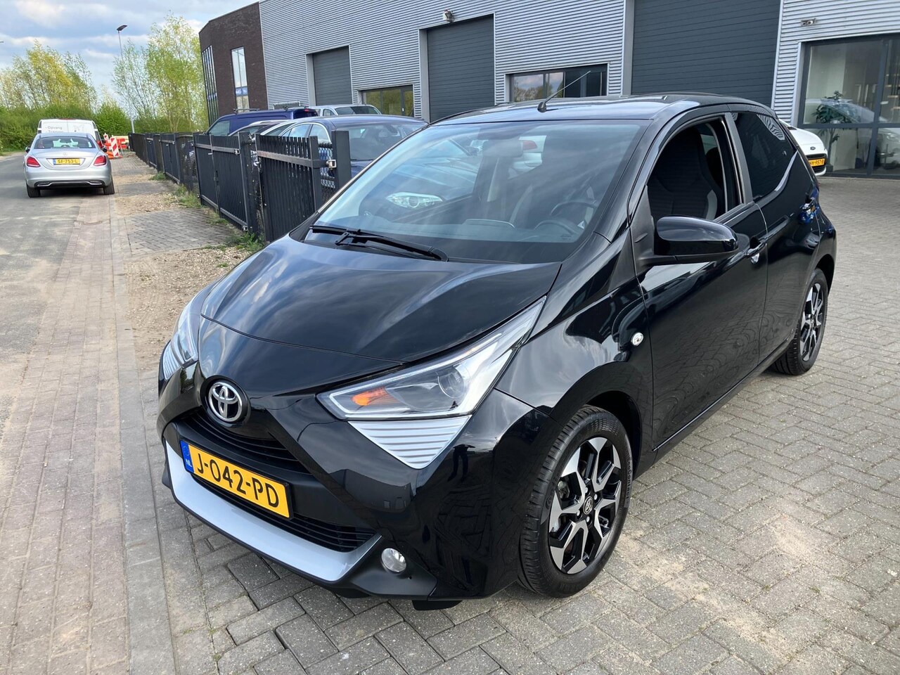 Toyota Aygo - 1.0 VVT-i x-joy 18000KM !! MOOIE COMPLETE AUTO! - AutoWereld.nl