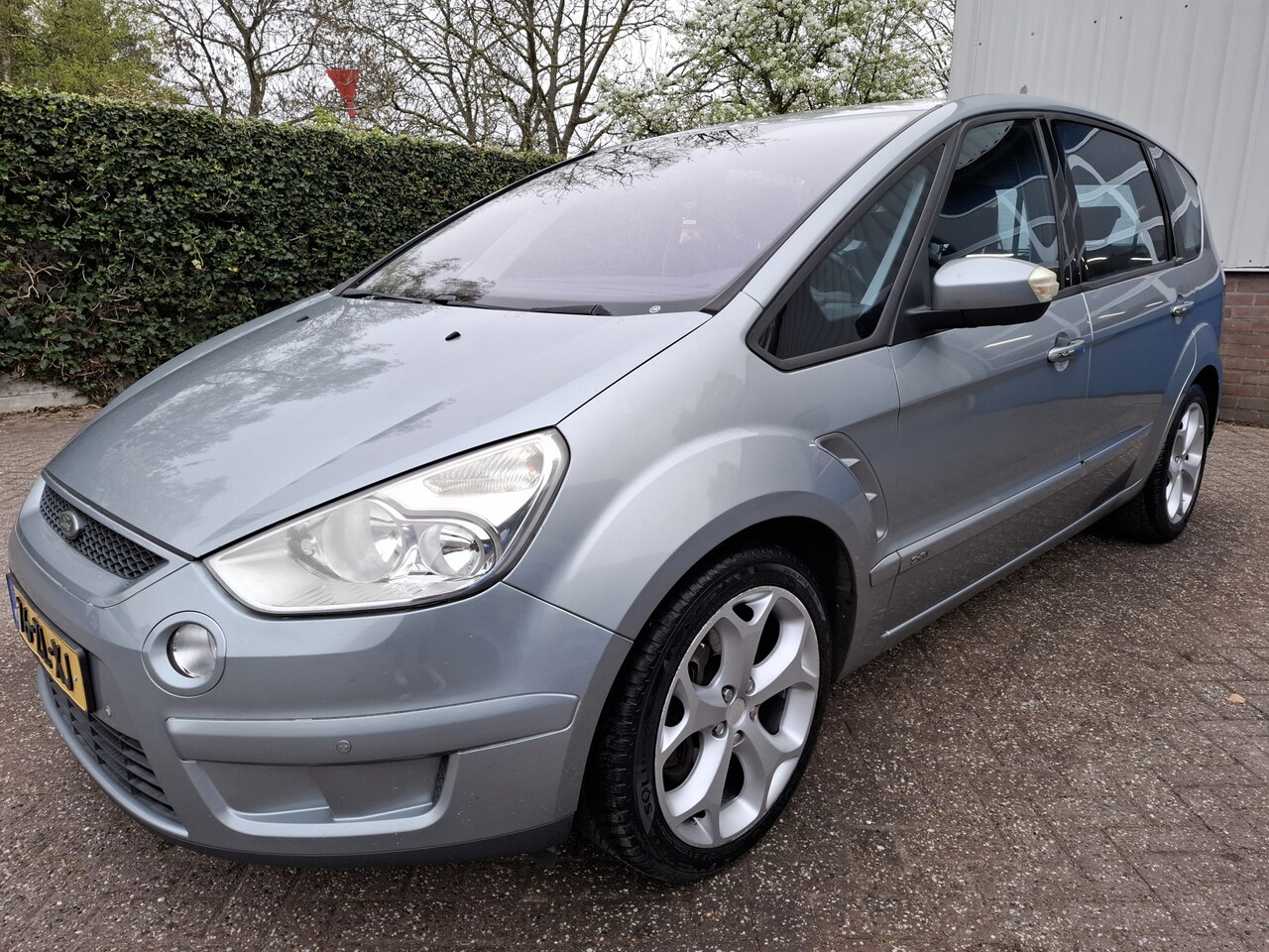 Ford S-Max - 2.5-20V Turbo CLIMAT/CRUISE/NAVI/TREKHAAK/PDC 220PK - AutoWereld.nl