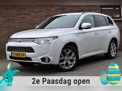 Mitsubishi Outlander - 2.0 PHEV Instyle+ '13 Navi Clima Cruise Schuif kantel Inruil mogelijk