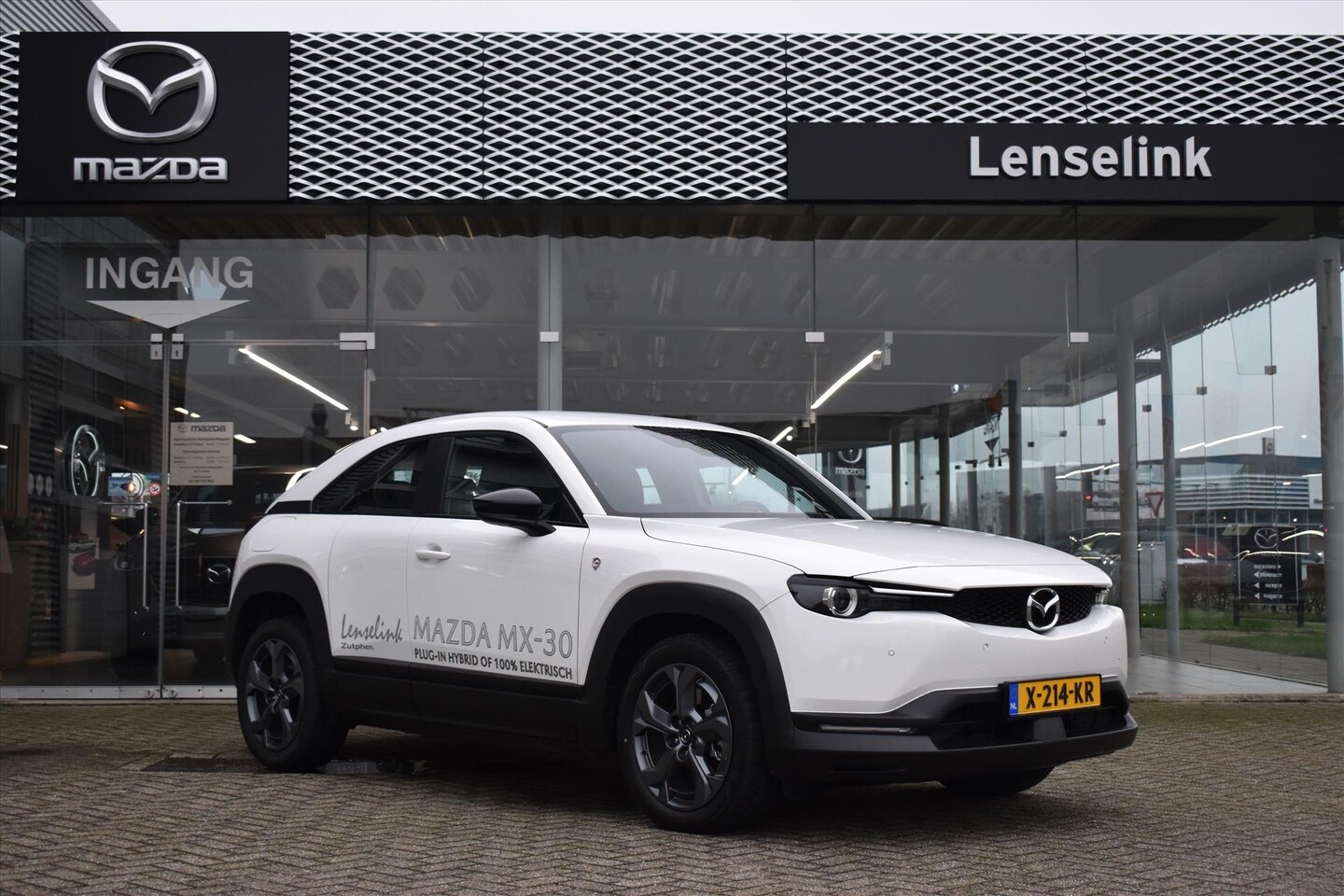 Mazda MX-30 - E-SKYACTIV R-EV 170pk Prime-Line | Plug in hybride | DEMO | Camera | Head up display | 80k - AutoWereld.nl