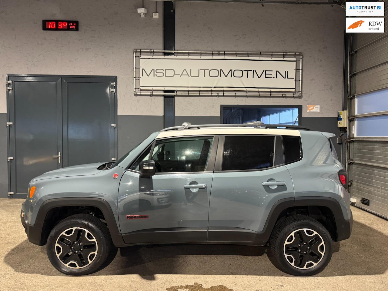 Jeep Renegade - 2.0 MultiJet Trailhawk Automaat Marge 170PK 4WD NAP - AutoWereld.nl
