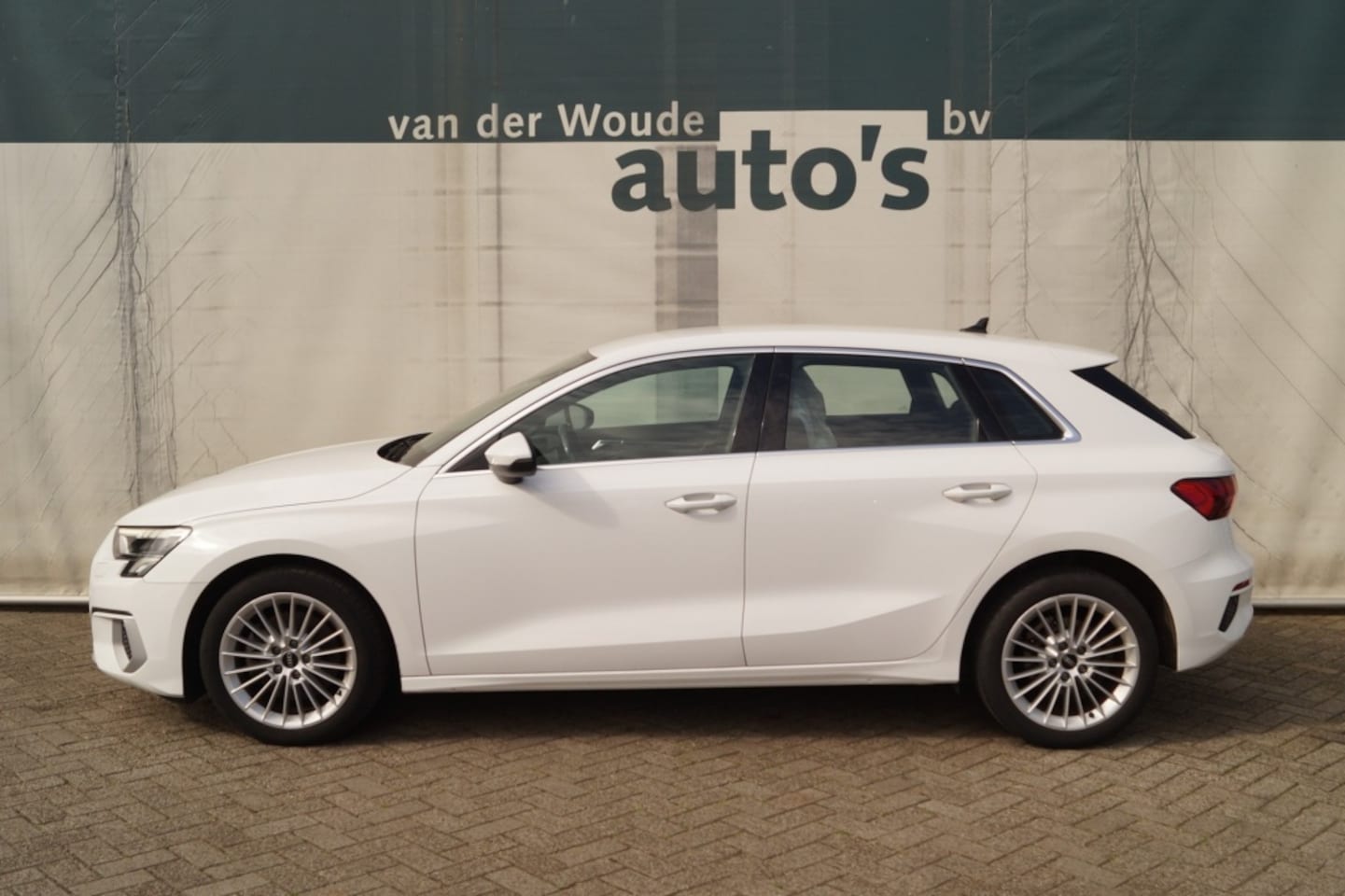 Audi A3 Sportback - 30 TFSI 110pk Automaat Busienss Edition - AutoWereld.nl