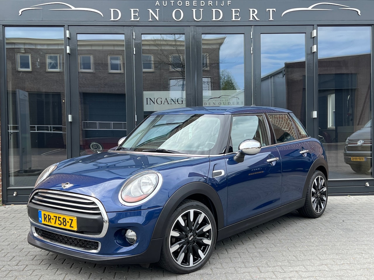 MINI One - Mini 1.2 Pepper 5 DEURS / NAVI / 27.000km!! - AutoWereld.nl