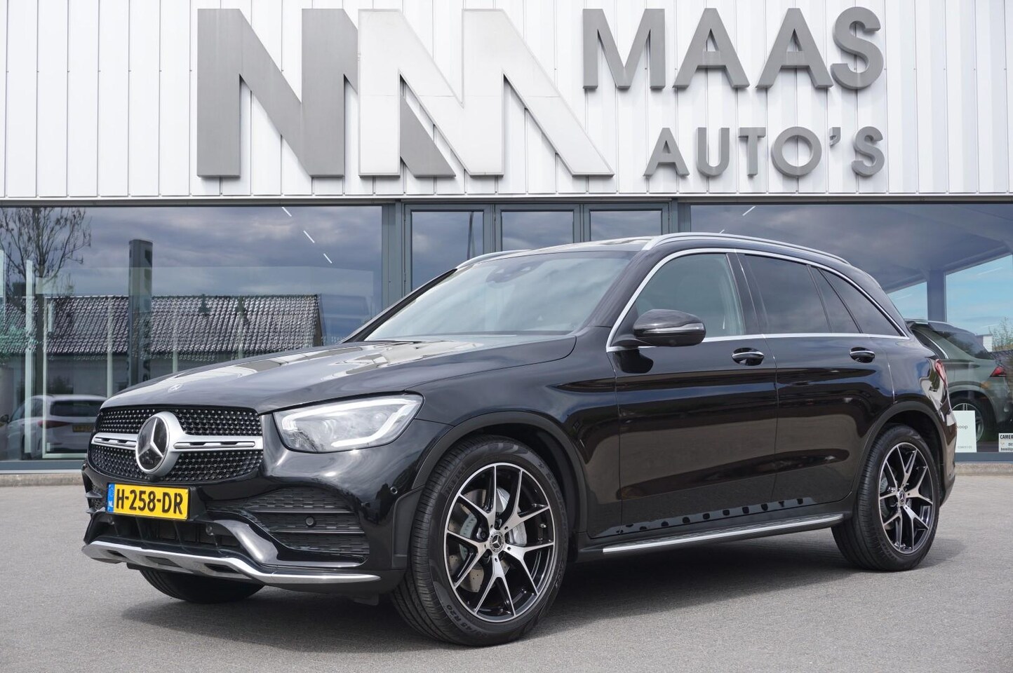 Mercedes-Benz GLC-klasse - 300 4MATIC AMG LUCHTVERING PANORAMADAK TREKHAAK - AutoWereld.nl