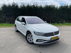 Volkswagen Passat Variant - 1.6 TDI Comfort Business - AUTOMAAT - ORGN NED - CARPLAY - NAVIGATIE