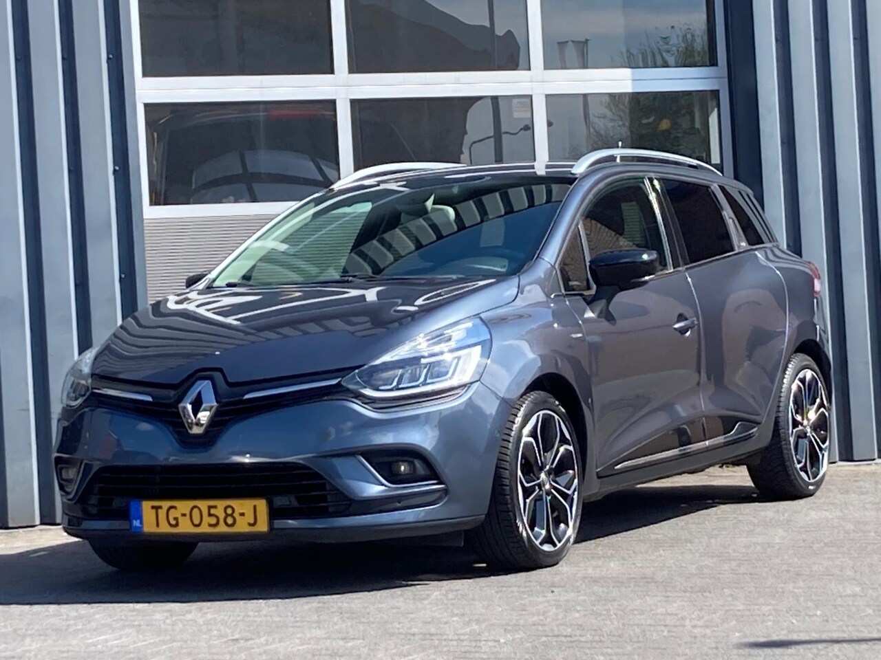 Renault Clio Estate - 0.9 TCe Bose Climate control, Navigatie, Cruise control, PDC, Apk 07-2026! - AutoWereld.nl