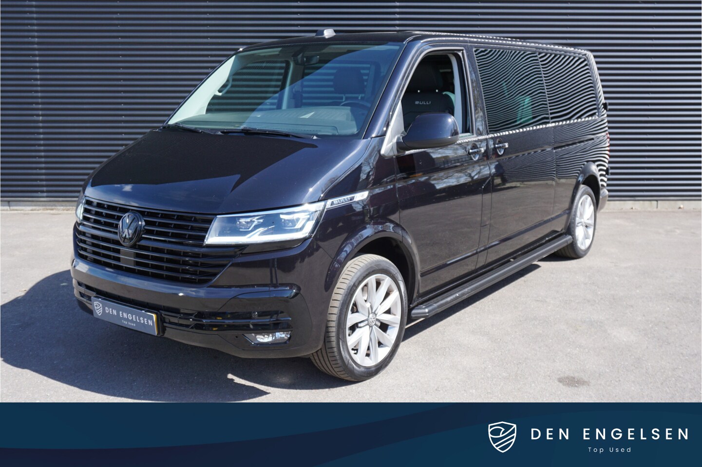 Volkswagen Transporter - 30 | L2H1 DC | 204 PK Aut | Bulli | ACC | App-Connect | Camera | Stoelverwarming | Trekhaa - AutoWereld.nl