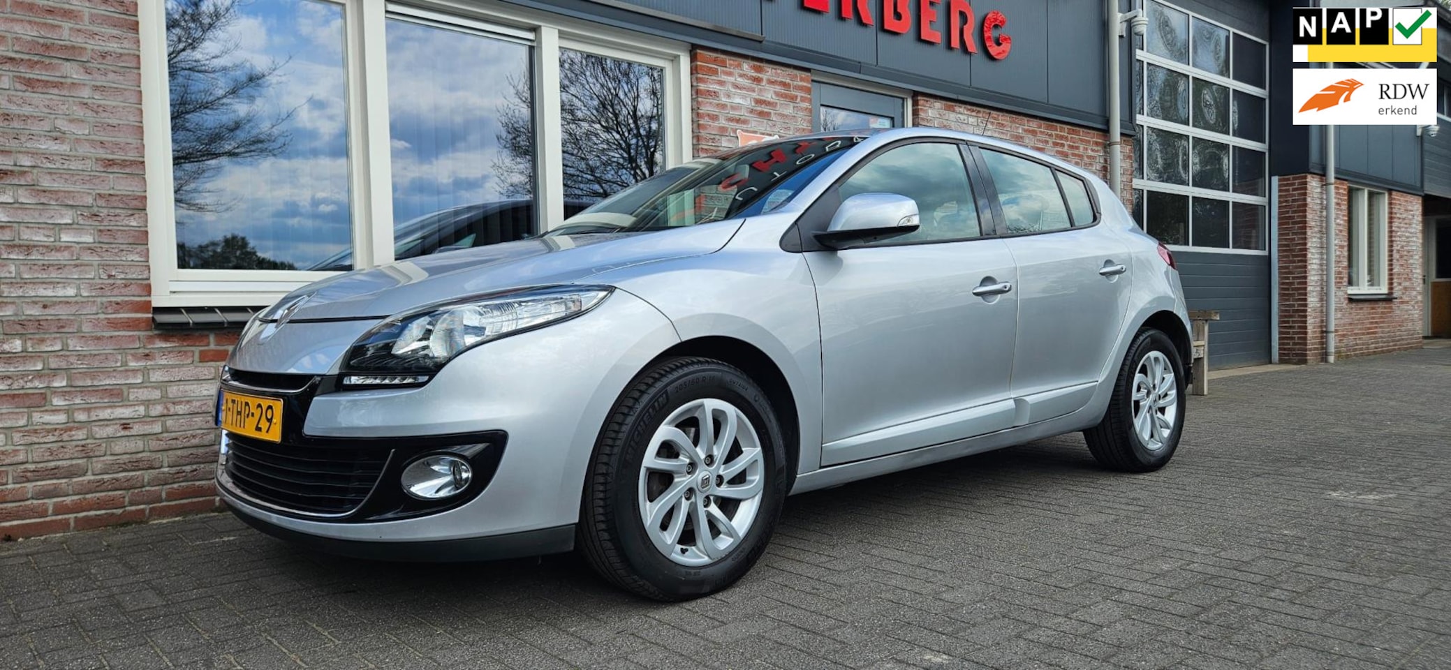 Renault Mégane - 1.2 TCe Collection Airco/Clima! Trekhaak! Cruise Control! Navigatie! - AutoWereld.nl