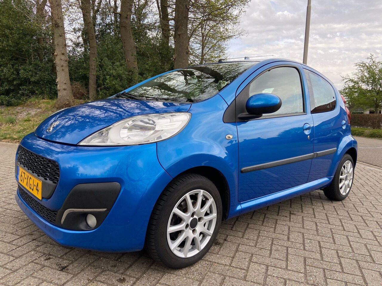 Peugeot 107 - 1.0 Active 1.0 Active, BJ`2012, Facelift, 5 deurs, Airco, Multimedia ! - AutoWereld.nl