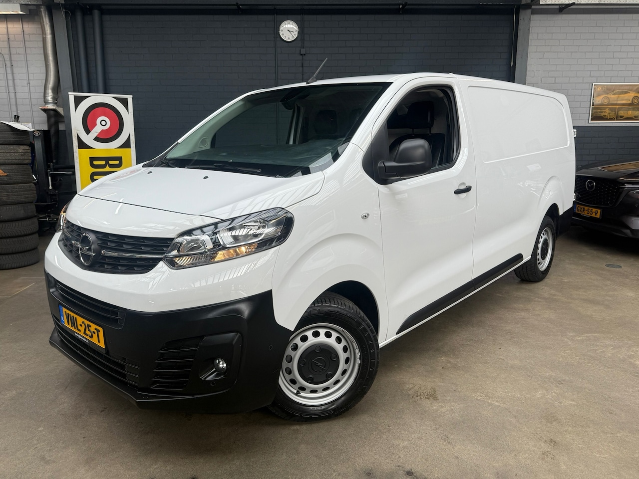 Opel Vivaro - 2.0 CDTI L3H1 Edition 145pk Automaat,Cruise Contr,Camera A,Navi,Blis,Airco,PDC V+A, NL Aut - AutoWereld.nl