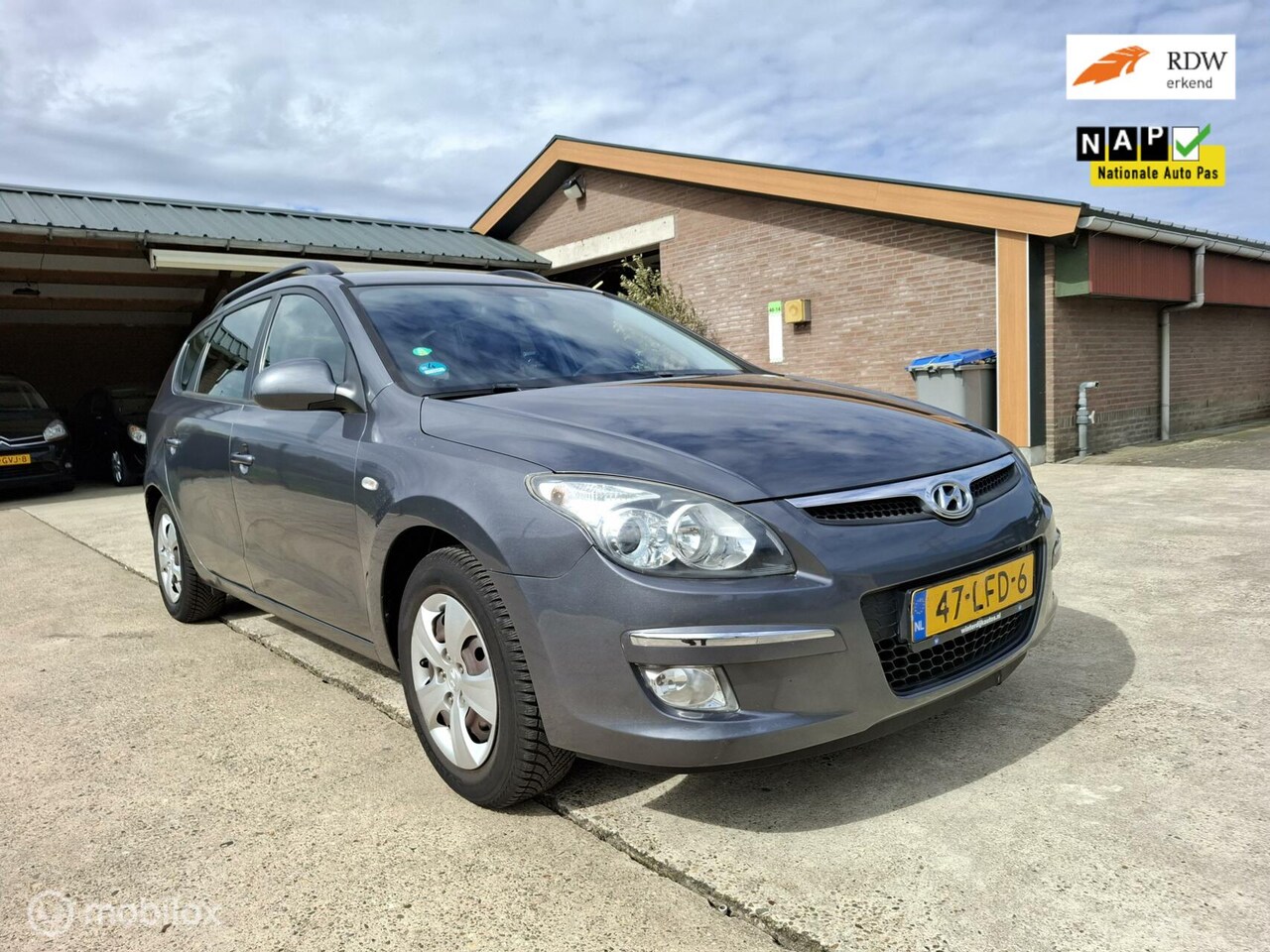 Hyundai i30 CW - 1.6i Dynamic/carplay/clima/trekhaak - AutoWereld.nl