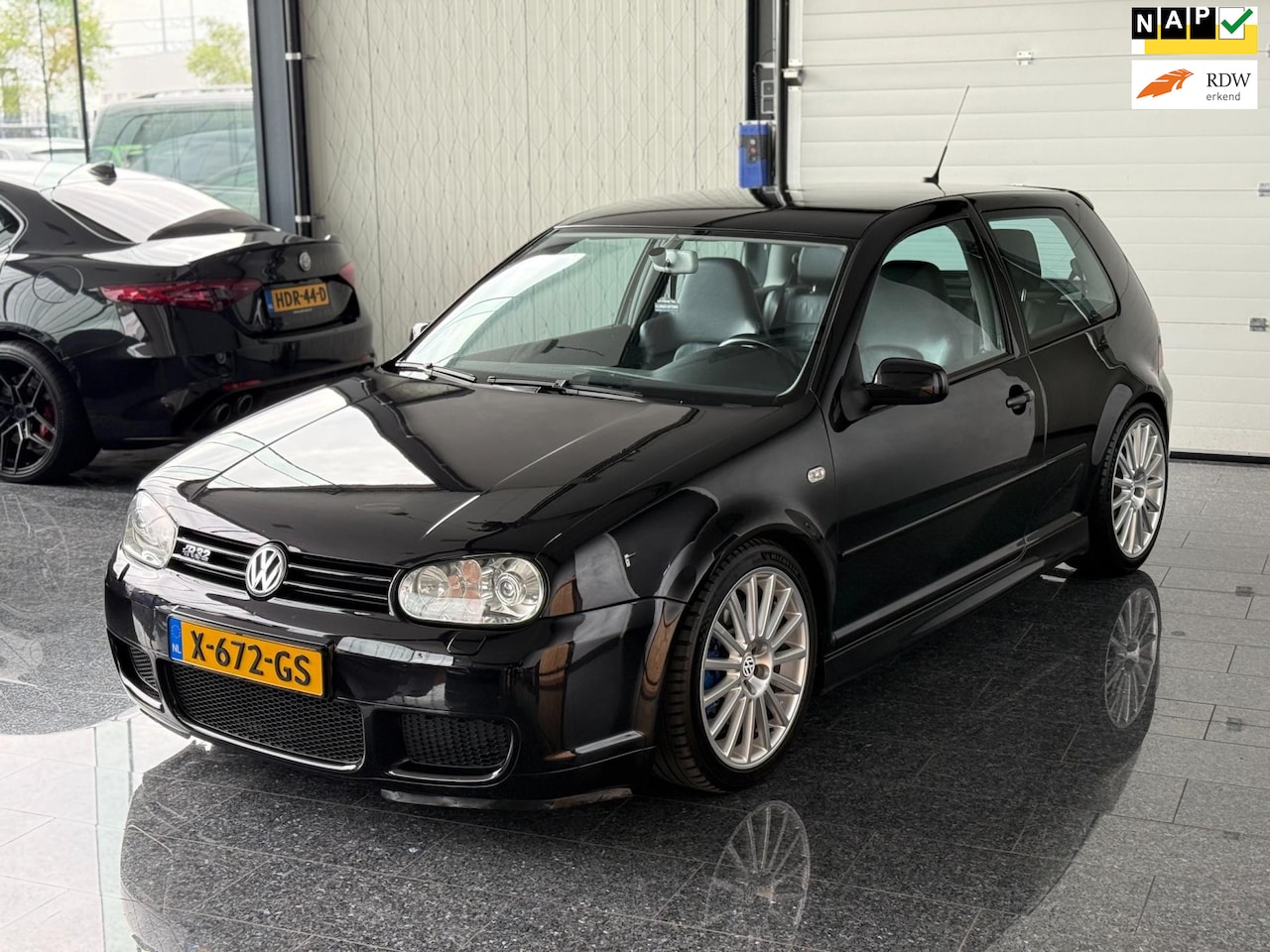 Volkswagen Golf - 3.2 V6 R32 DSG 2003 241PK Nieuwstaat / Dealer onderhouden Collector! - AutoWereld.nl