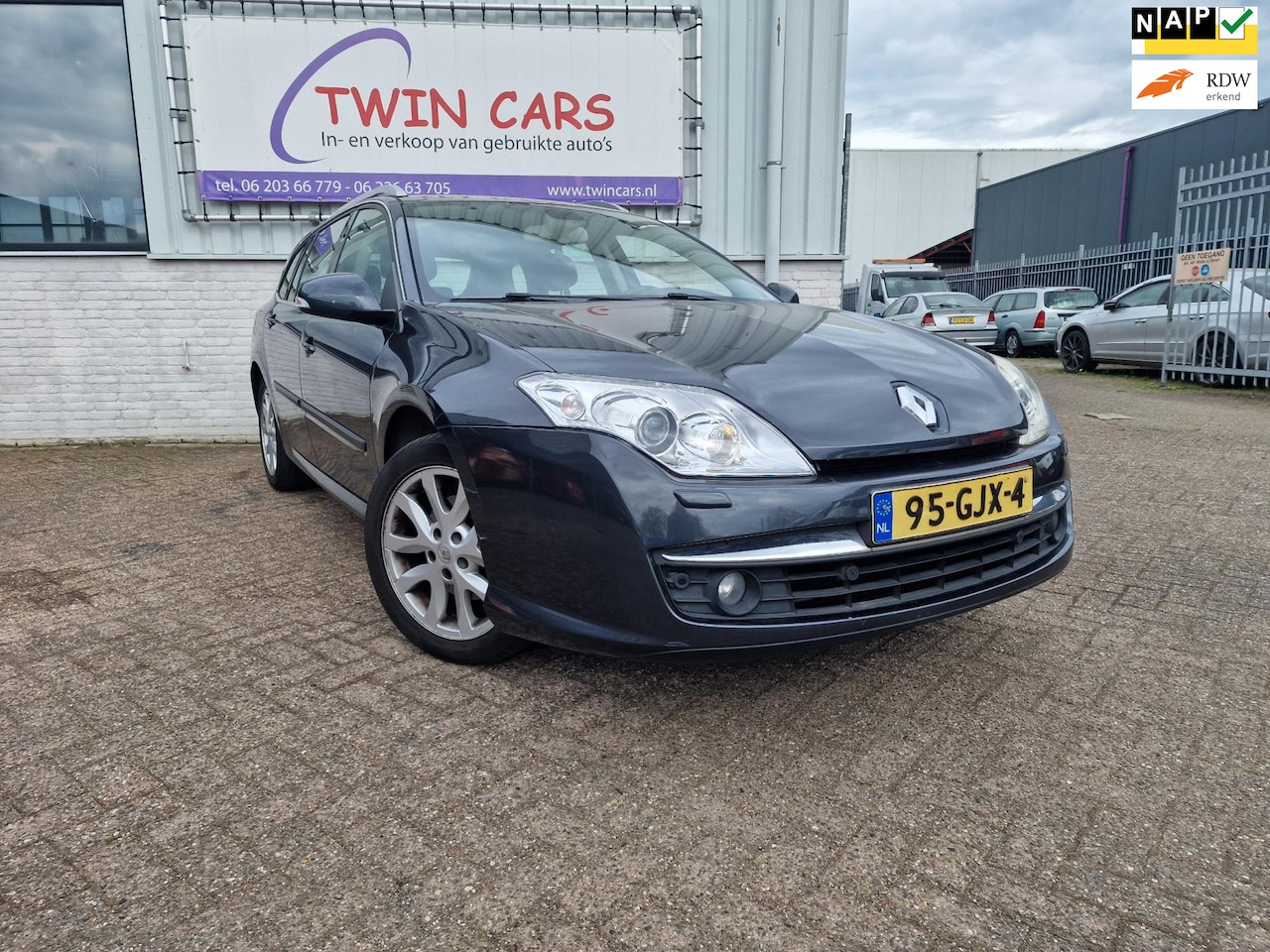 Renault Laguna Estate - 2.0 16V Dynamque Navi Airco Xenon - AutoWereld.nl