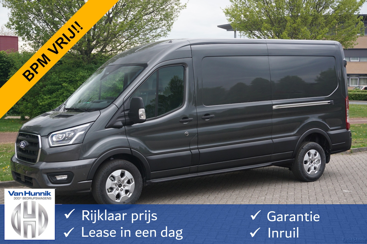 Ford Transit - 350L L3H2 Limited AUT-8 165PK BPM VRIJ Navi, Adap. Cruise, 360° Cam, Trekhaak, 2x Schuifde - AutoWereld.nl