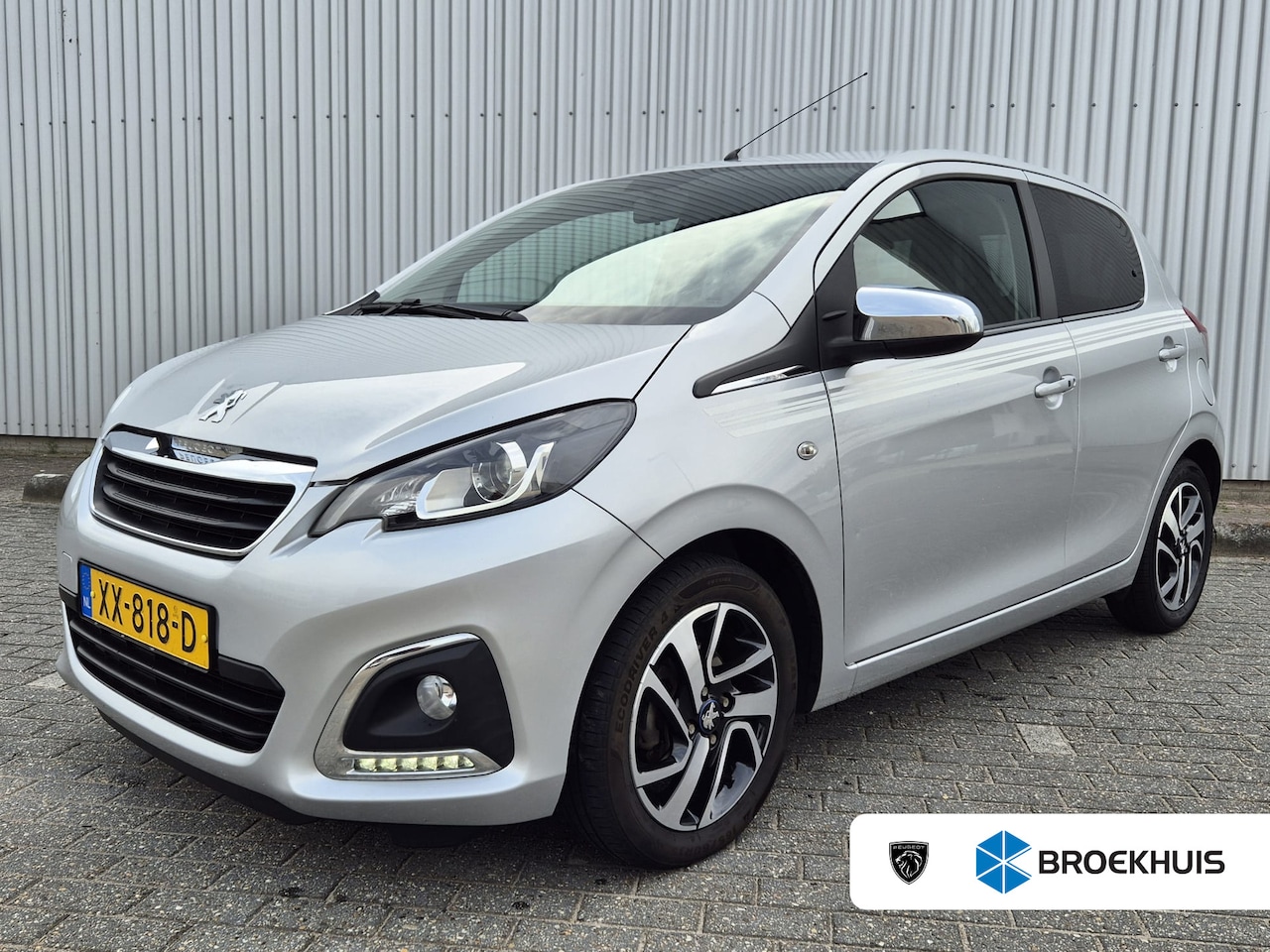 Peugeot 108 - 1.0 70PK e-VTi | Collection | Achteruitrijcamera | Keyless entry | 15 inch LMV | Apple car - AutoWereld.nl