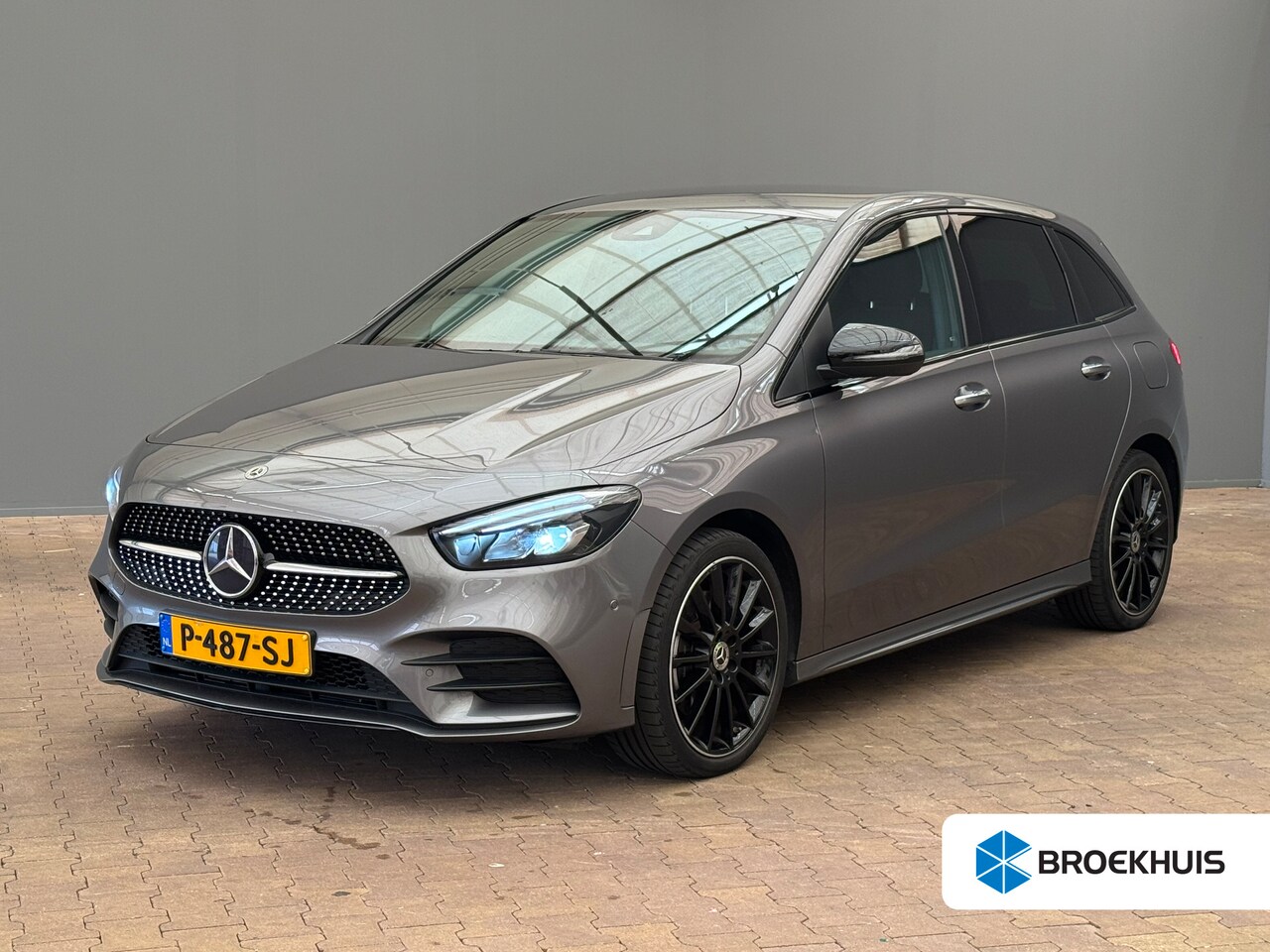 Mercedes-Benz B-klasse - 250 e AMG Line | AMG-styling | Achteruitrijcamera | Alcantara Bekleding - AutoWereld.nl