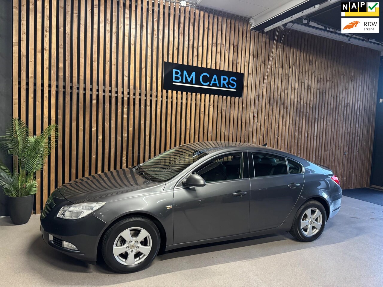 Opel Insignia - 1.8 Edition Airco,Navi, Leer,Pdc - AutoWereld.nl