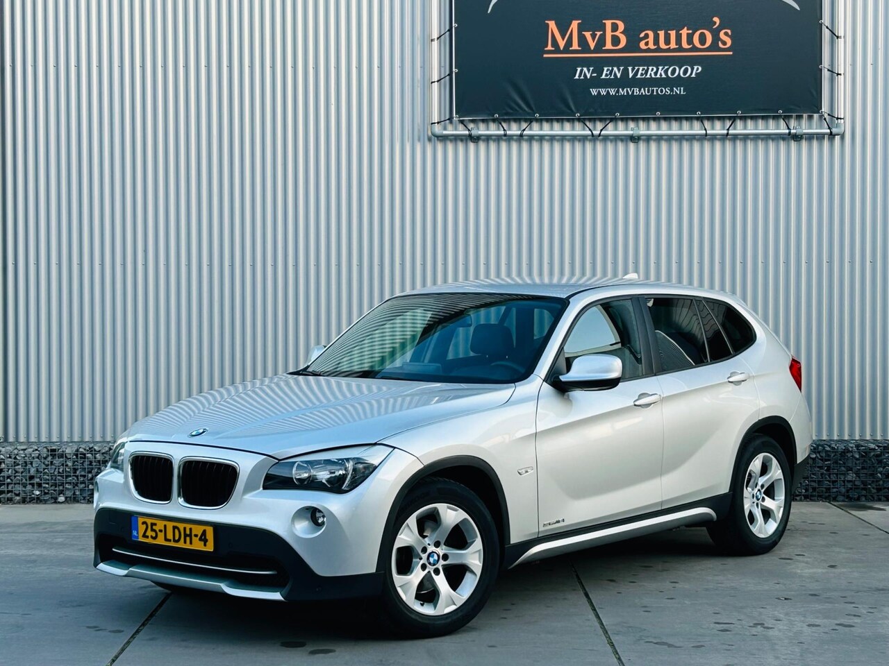 BMW X1 - sDrive18i Executive SDrive18i Executive, Automaat, Carplay, Navi, Cruise, Clima, Camera - AutoWereld.nl