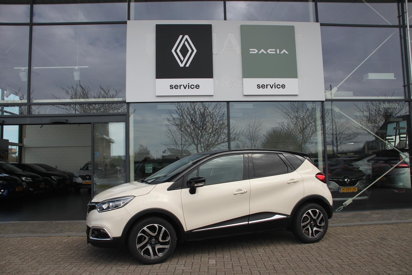 Renault Captur - 90PK-DYNAMIQUE-94DKM-NAVI-CLIMA-CAMERA-TREKH- - AutoWereld.nl