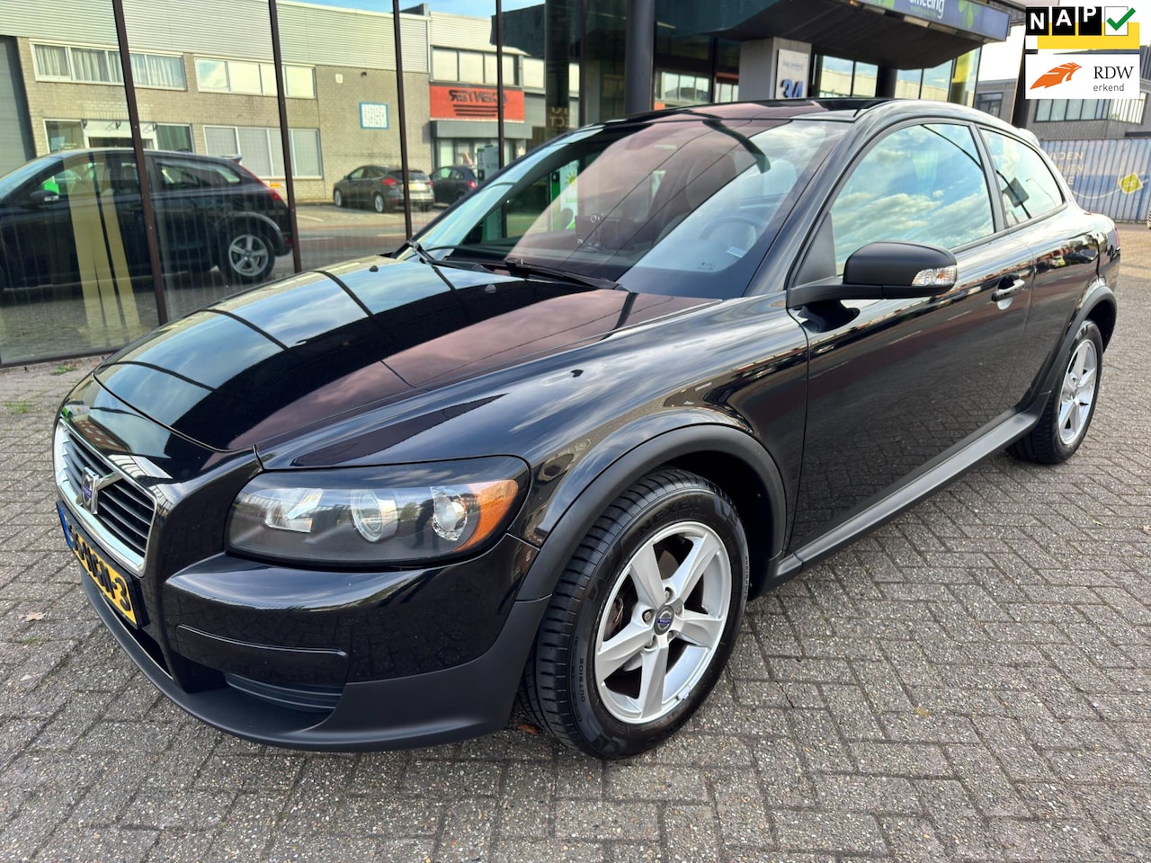 Volvo C30 - 1.6 Advantage / Leder bekl. / PDC / Navi - AutoWereld.nl