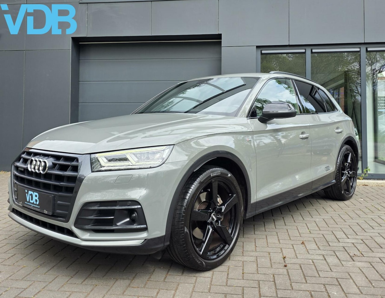 Audi Q5 - 2.0 TFSI Quattro S-Line LUCHTVERING QUANTUM GRAU - AutoWereld.nl