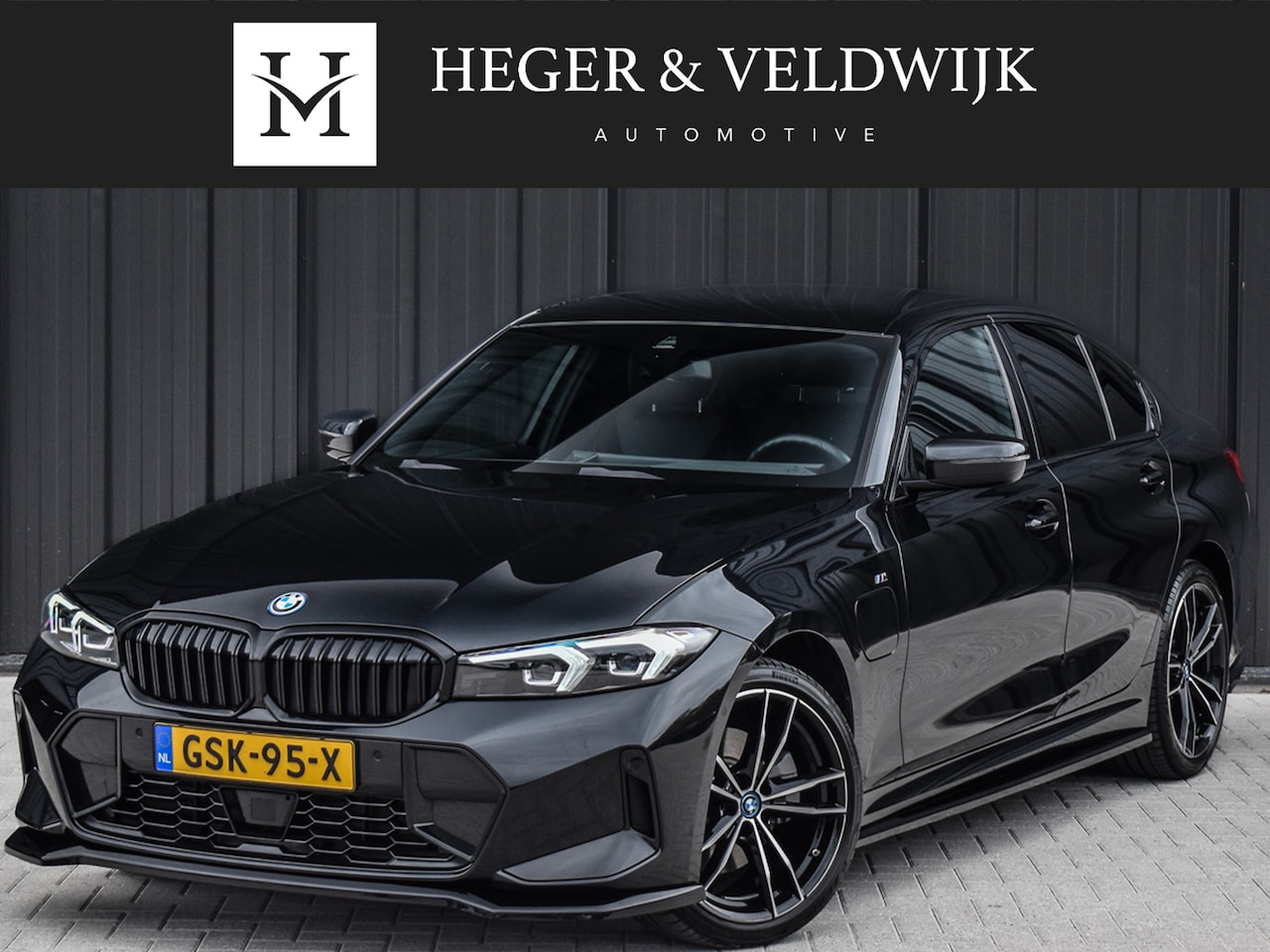 BMW 3-serie - 330e xDrive | M-SPORT | COMFORT ACCESS | SHADOW-LINE | TREKHAAK | MEMORY SEATS | AMBIANCE - AutoWereld.nl