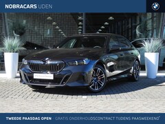 BMW i5 - eDrive40 High Executive M Sport / Adaptieve LED / Stoelverwarming / Harman Kardon / Parkin
